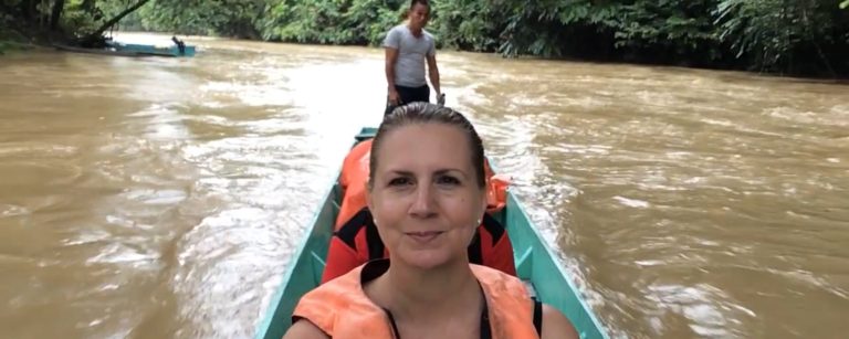 Read more about the article Malaysian Long Boats, Village Life, Caves – Mulu National Park in Sarawak Borneo with Mulu Marriott